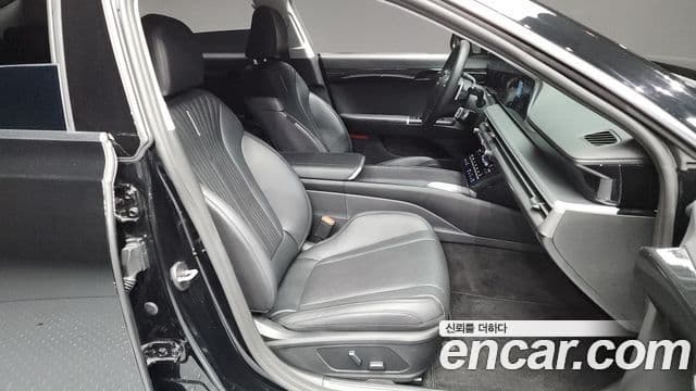 Hyundai Grandeur Hybrid 2023 — ფოტო 8/20