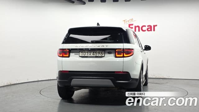 Land Rover Discovery Sport 2020 — Фото 3/20