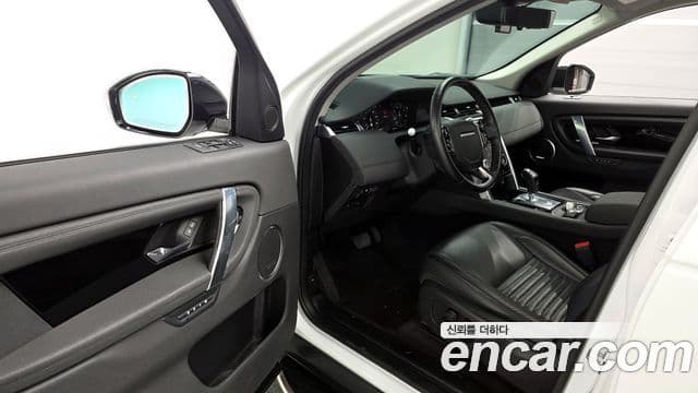 Land Rover Discovery Sport 2020 — Фото 8/20