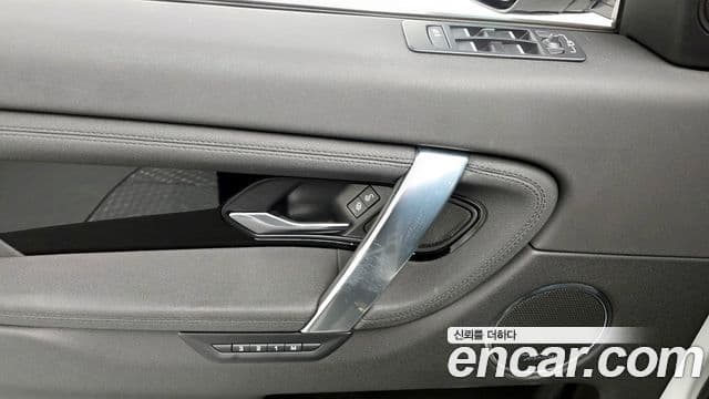 Land Rover Discovery Sport 2020 — Фото 17/20