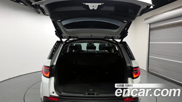 Land Rover Discovery Sport 2020 — Фото 19/20