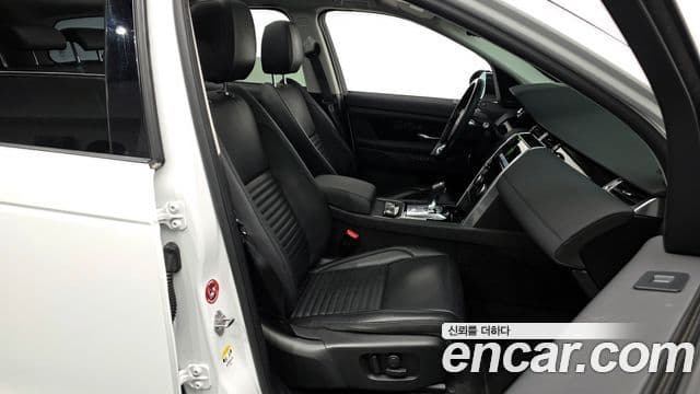 Land Rover Discovery Sport 2020 — ფოტო 3/31