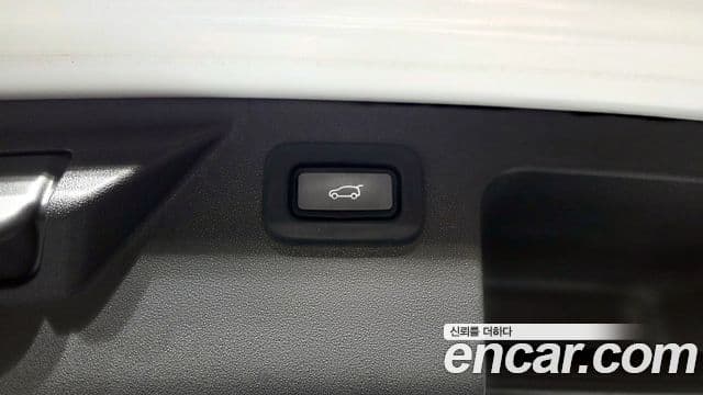 Land Rover Discovery Sport 2020 — ფოტო 22/31