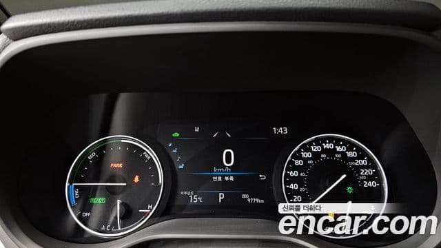 Toyota Sienna 2023 — ფოტო 8/20