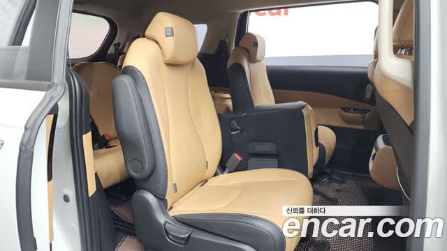 Kia Carnival 2022 — Фото 12/20