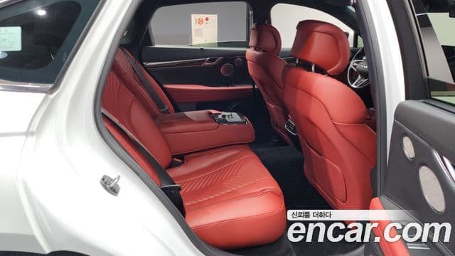 Genesis Electrified G80 2023 — Şəkil 12/20