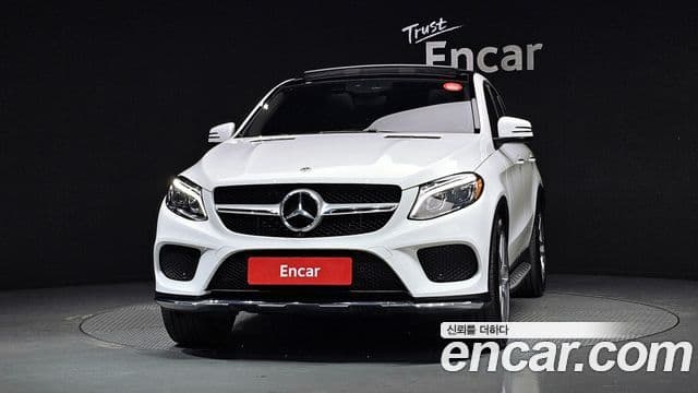 Mercedes-Benz GLE-Class 2018 — Şəkil 3/20