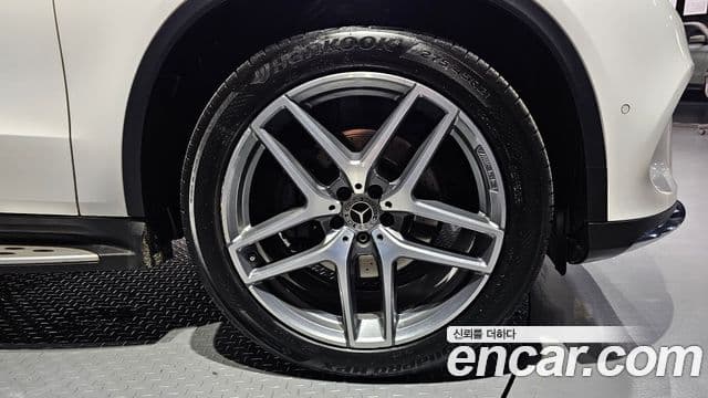 Mercedes-Benz GLE-Class 2018 — Şəkil 5/20