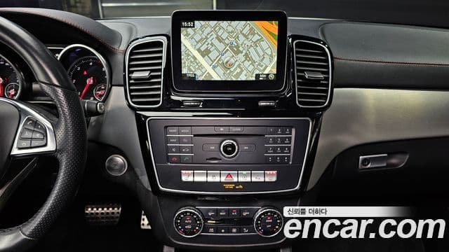 Mercedes-Benz GLE-Class 2018 — Şəkil 11/20
