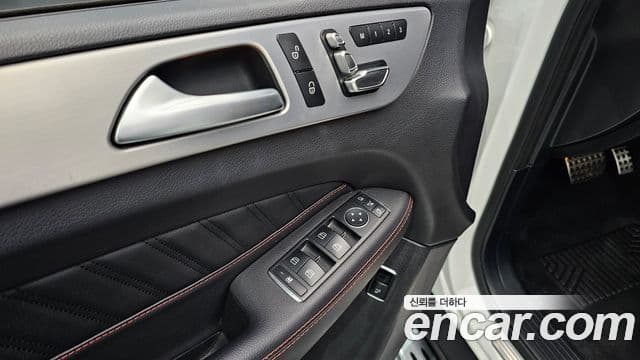 Mercedes-Benz GLE-Class 2018 — Şəkil 16/20
