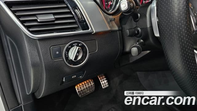 Mercedes-Benz GLE-Class 2018 — Şəkil 19/20