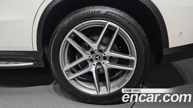 Mercedes-Benz GLE-Class 2018 — Şəkil 2/31
