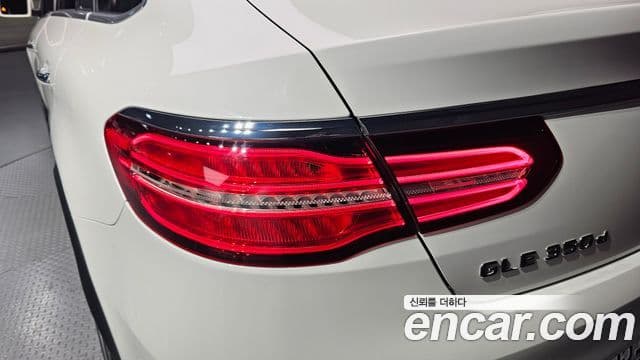 Mercedes-Benz GLE-Class 2018 — Şəkil 31/31