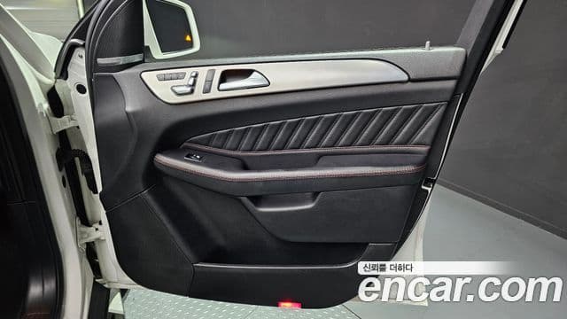 Mercedes-Benz GLE-Class 2018 — Şəkil 4/31