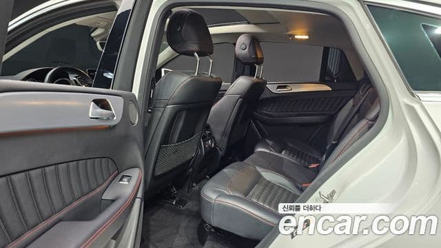 Mercedes-Benz GLE-Class 2018 — Şəkil 24/31