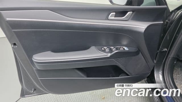 Kia K5 2023 — Photo 12/30
