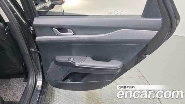 Kia K5 2023 — Photo 9/30
