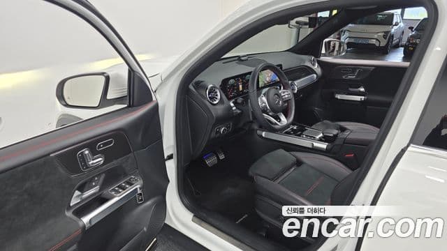 Mercedes-Benz GLB-Class 2023 — Şəkil 10/20