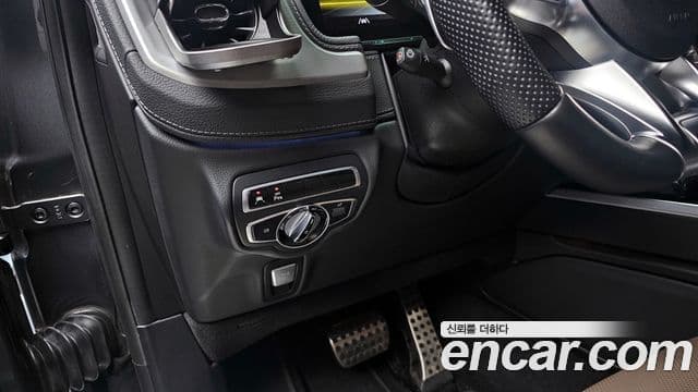 Mercedes-Benz G-Class 2021 — Photo 1/30