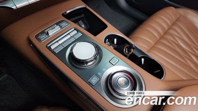 Genesis GV70 2022 — Şəkil 9/20