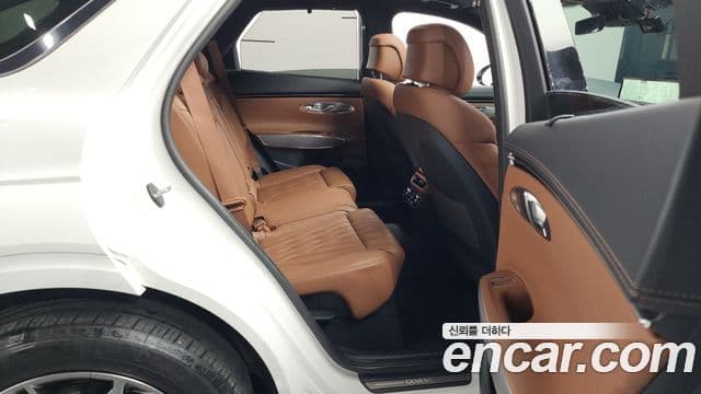 Genesis GV70 2022 — Şəkil 12/20