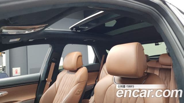 Genesis GV70 2022 — Şəkil 18/20