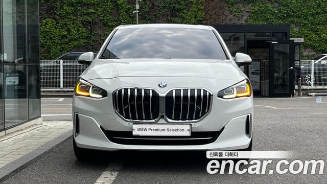 BMW 2 Series Active Tourer 2025 — Фото 2/20