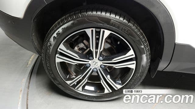 Volvo XC40 2019 — Şəkil 5/20
