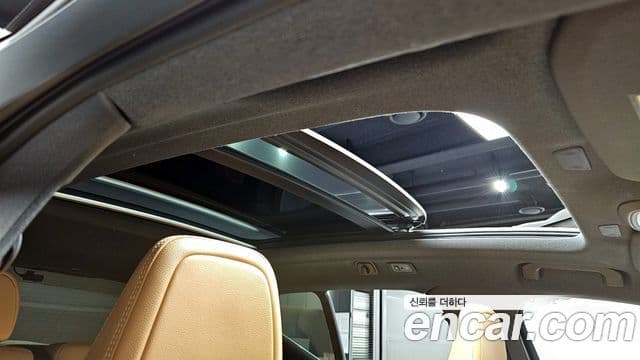Volvo XC40 2019 — Şəkil 18/20