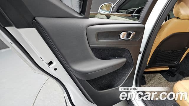 Volvo XC40 2019 — Photo 26/30