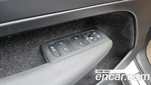 Volvo XC40 2019 — Photo 12/30