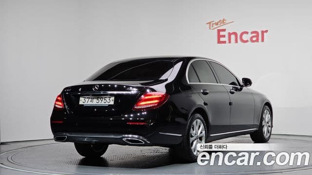 Mercedes-Benz E-Class 2019 — Şəkil 2/20