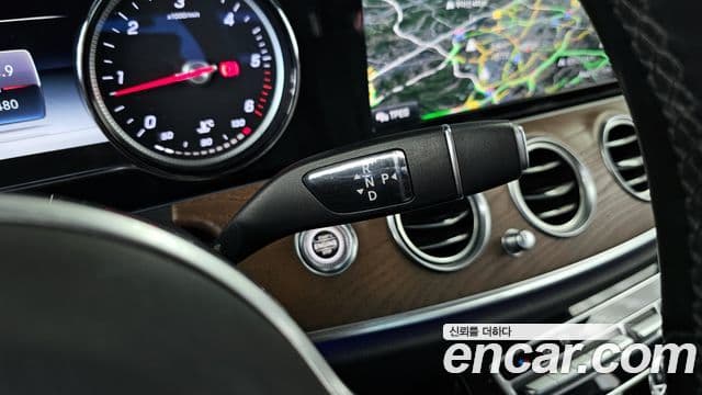 Mercedes-Benz E-Class 2019 — Şəkil 9/20