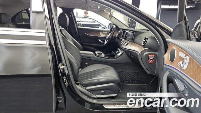 Mercedes-Benz E-Class 2019 — Şəkil 11/20