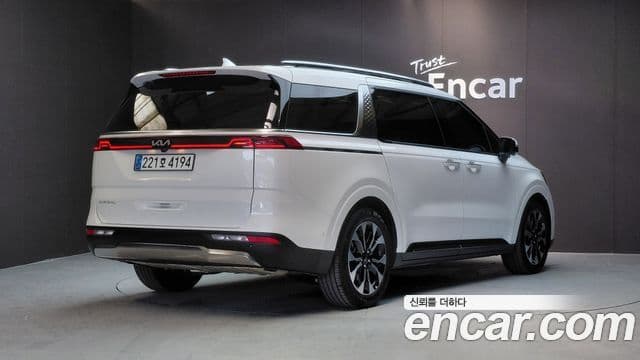 Kia Carnival 2023 — Şəkil 2/20