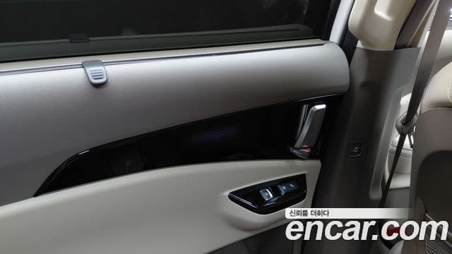 Kia Carnival 2023 — Şəkil 19/20