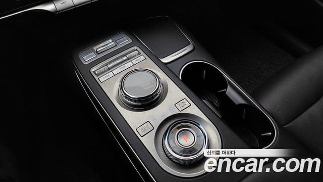 Genesis GV70 2021 — ფოტო 9/20