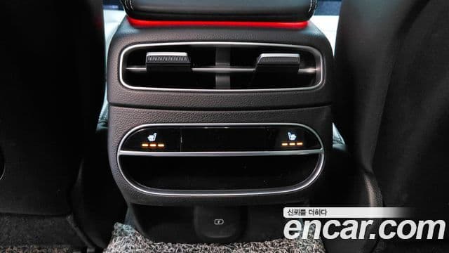 Genesis GV70 2021 — ფოტო 19/20