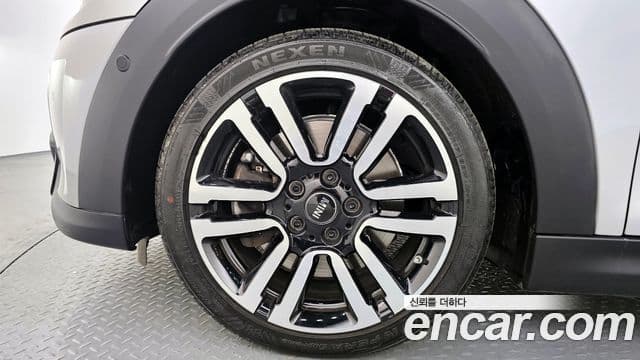 Mini Cooper S Convertible 2023 — ფოტო 5/18
