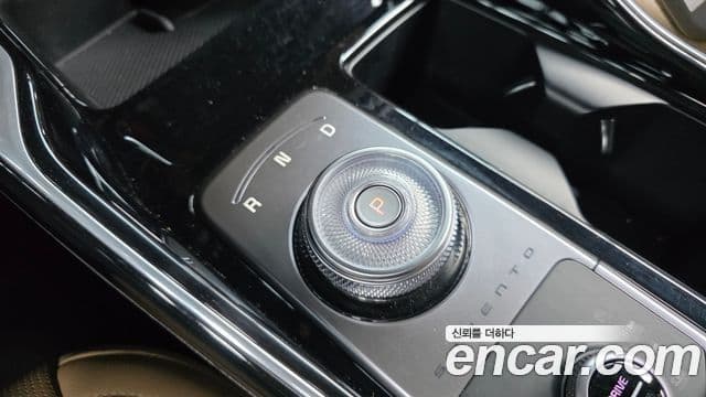Kia Sorento 2023 — Şəkil 9/20