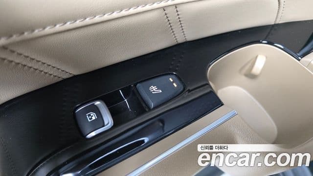 Kia Sorento 2023 — Photo 32/34