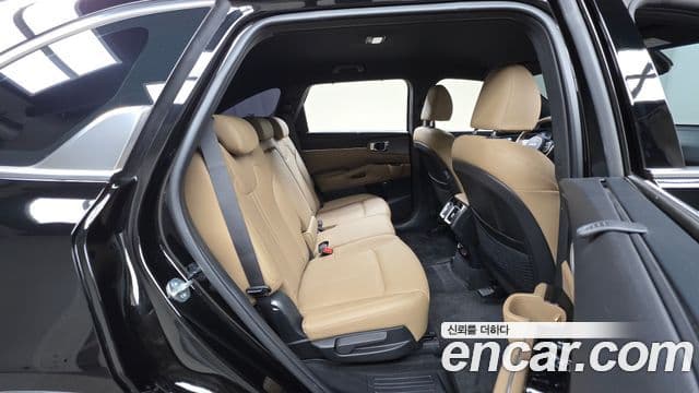 Kia Sorento 2023 — Photo 2/34