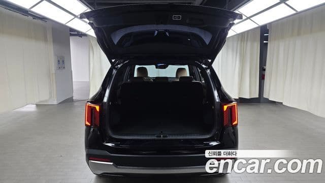 Kia Sorento 2023 — Photo 30/34