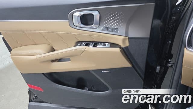 Kia Sorento 2023 — Photo 16/34