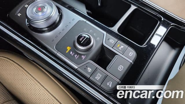 Kia Sorento 2023 — Photo 9/34