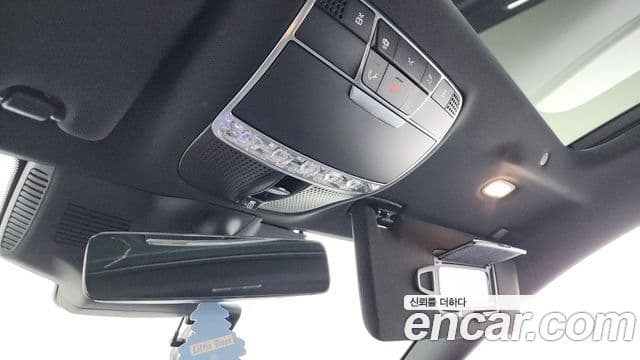 Mercedes-Benz S-Class 2018 — Photo 21/35