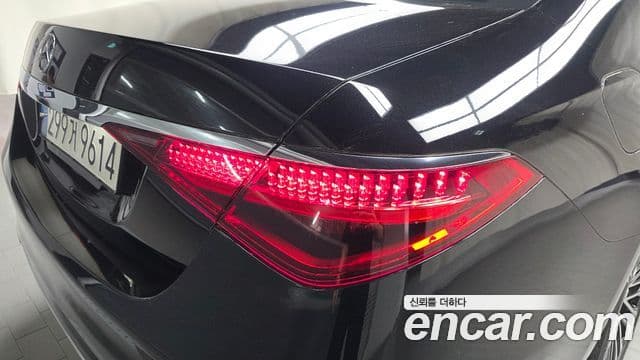 Mercedes-Benz S-Class 2021 — Photo 21/32