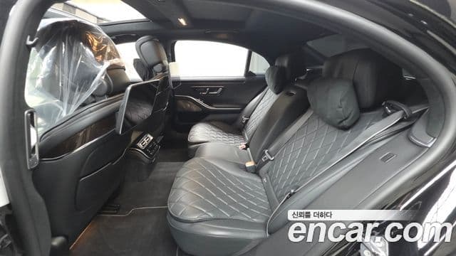 Mercedes-Benz S-Class 2021 — Photo 13/32