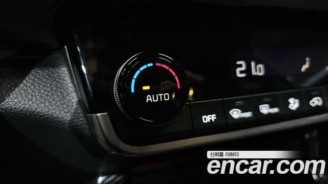 Kia Seltos 2021 — Şəkil 19/20
