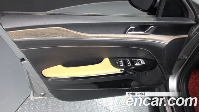 Kia K5 2023 — Photo 13/33